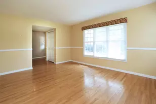 1324 Chartwell Rd, Schaumburg, IL 60195 - Photo 6