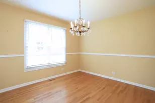 1324 Chartwell Rd, Schaumburg, IL 60195 - Photo 8
