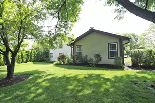 1324 Chartwell Rd, Schaumburg, IL 60195 - Photo 32