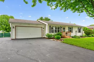 225 Cloud Mist Dr, Capron, IL 61012 - Photo 6