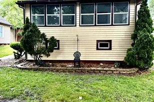 406 E St Paul St, Spring Valley, IL 61362 - Photo 2