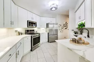 3026 Lexington Ln, Glenview, IL 60026 - Photo 10