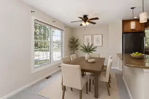 249 Langton Ln, Bloomingdale, IL 60108 - Photo 10