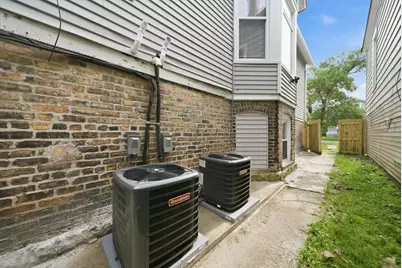 7828 S Escanaba Avenue, Chicago, IL 60649 - Photo 36