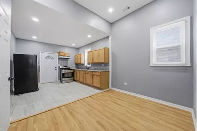 7828 S Escanaba Avenue, Chicago, IL 60649 - Photo 12