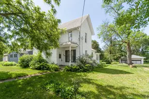1010 6th Ave, Erie, IL 61250 - Photo 2
