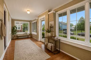 1523 Oakwood Ave, Des Plaines, IL 60016 - Photo 4
