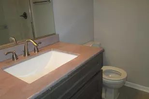 800 Brook Dr, Streamwood, IL 60107 - Photo 10