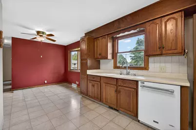 5770 Poppy Garden Road, Colona, IL 61241 - Photo 8