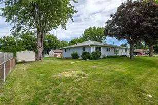 5770 Poppy Garden Rd, Colona, IL 61241 - Photo 2