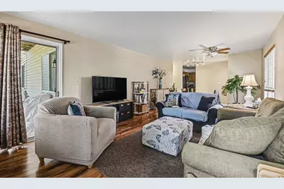 107 Winchester Drive #A, Streamwood, IL 60107 - Photo 2