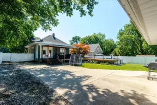304 S Monroe St, Mackinaw, IL 61755 - Photo 32