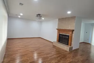 1832 W Weathersfield Way, Schaumburg, IL 60193 - Photo 2