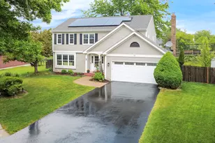 76 Foxboro Ln, Gurnee, IL 60031 - Photo 2