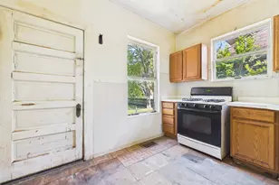 7955 S Ridgeland Ave, Chicago, IL 60617 - Photo 16