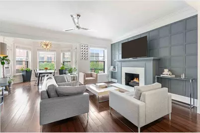 556 W Roscoe Street #3, Chicago, IL 60657 - Photo 2
