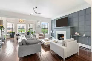 556 W Roscoe St, Chicago, IL 60657 - Photo 2