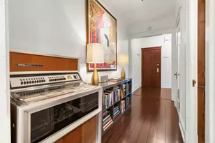 556 W Roscoe St, Chicago, IL 60657 - Photo 14