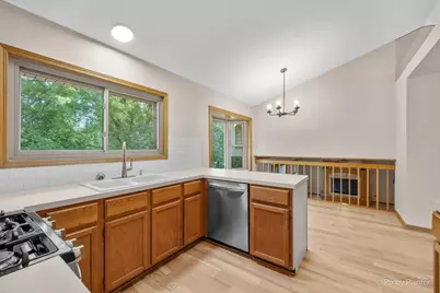 579 Crimson Drive, Crystal Lake, IL 60014 - Photo 10