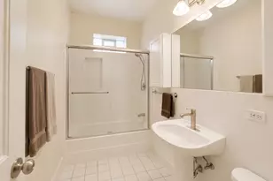 7023 5 N Sheridan Rd, Chicago, IL 60626 - Photo 10