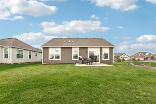1053 Honey Locust Dr, Crystal Lake, IL 60012 - Photo 32