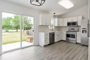 8738 Victory Ln, Machesney Park, IL 61115 - Photo 14