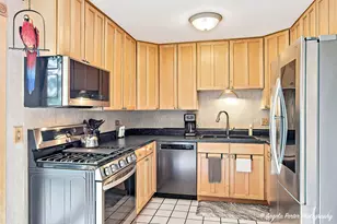 1899 W Alder Dr, Hoffman Estates, IL 60192 - Photo 10