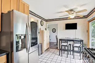 1899 W Alder Dr, Hoffman Estates, IL 60192 - Photo 12