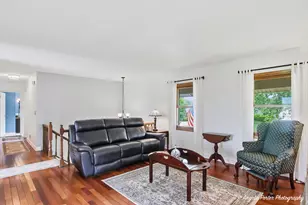 1899 W Alder Dr, Hoffman Estates, IL 60192 - Photo 6
