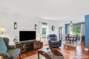1899 W Alder Dr, Hoffman Estates, IL 60192 - Photo 4