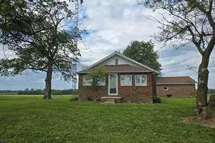 2333 County Road 800 E Rd, Burnt Prairie, IL 62820 - Photo 2