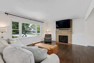 3913 Forest Ave, Downers Grove, IL 60515 - Photo 4