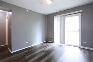 240 Grissom Ln, Hoffman Estates, IL 60169 - Photo 10