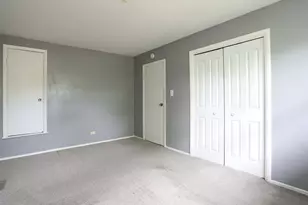 240 Grissom Ln, Hoffman Estates, IL 60169 - Photo 22