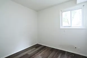 240 Grissom Ln, Hoffman Estates, IL 60169 - Photo 12