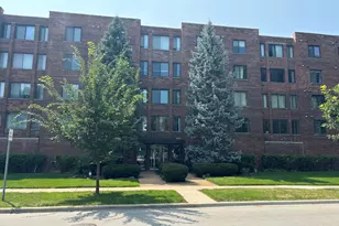 110 S Dunton Ave, Arlington Heights, IL 60005 - Photo 2