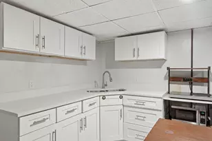 4833 N Troy St, Chicago, IL 60625 - Photo 8
