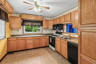 11806 Maple Ave, Hebron, IL 60034 - Photo 12