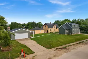 790 Wing St, Elgin, IL 60123 - Photo 10