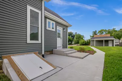 790 Wing Street, Elgin, IL 60123 - Photo 6