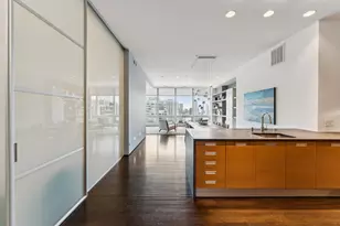 500 W Superior St, Chicago, IL 60654 - Photo 4