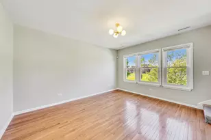 3761 S Lake Park Ave, Chicago, IL 60653 - Photo 4