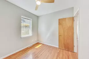 3761 S Lake Park Ave, Chicago, IL 60653 - Photo 32