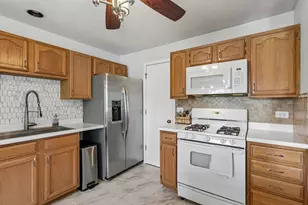 2838 Meadow Ln, Schaumburg, IL 60193 - Photo 8