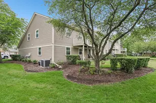 2838 Meadow Ln, Schaumburg, IL 60193 - Photo 18