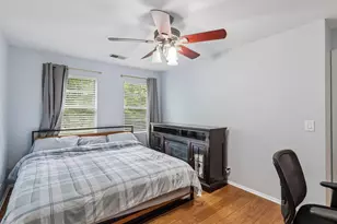 2838 Meadow Ln, Schaumburg, IL 60193 - Photo 10