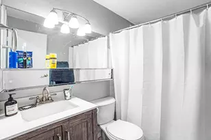 4343 N Clarendon Ave, Chicago, IL 60613 - Photo 4