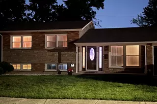 2716 Larkspur Ln, Hazel Crest, IL 60429 - Photo 2