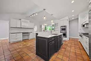 1161 Winwood Dr, Lake Forest, IL 60045 - Photo 4