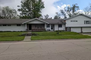704 W McKinley St, Harvard, IL 60033 - Photo 1